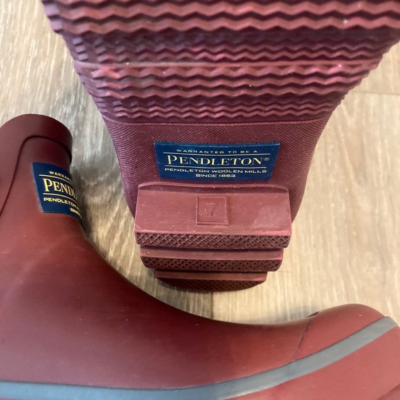 Pendleton Rain Boot - Picture 8 of 10